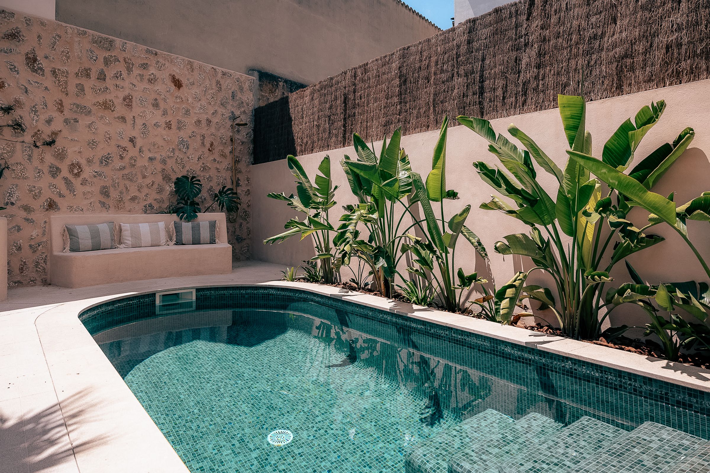 A timeless townhouse in the heart of Bunyola — image 2