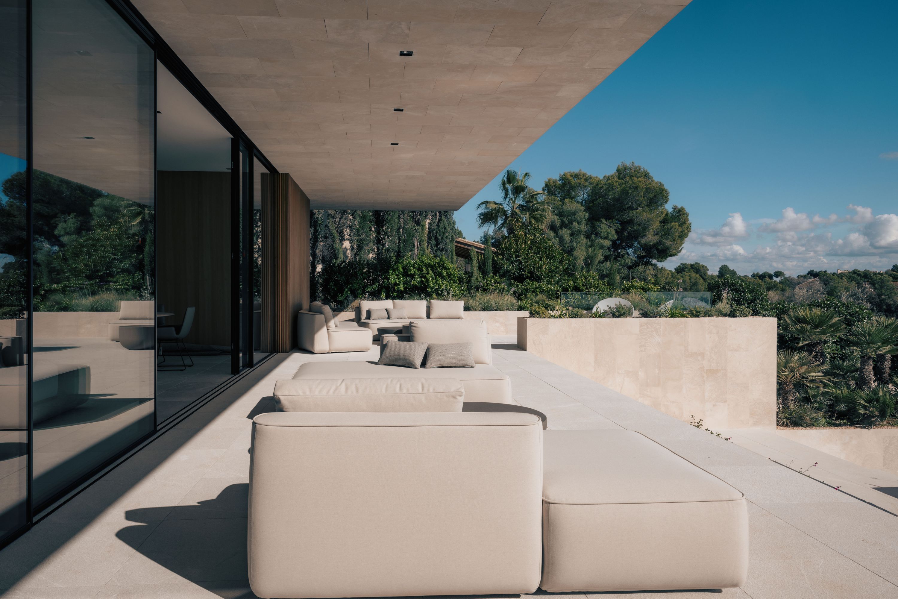 Luxury Villa in Bendinat Mallorca with Sea Views & Modern Mediterranean Design — image 3