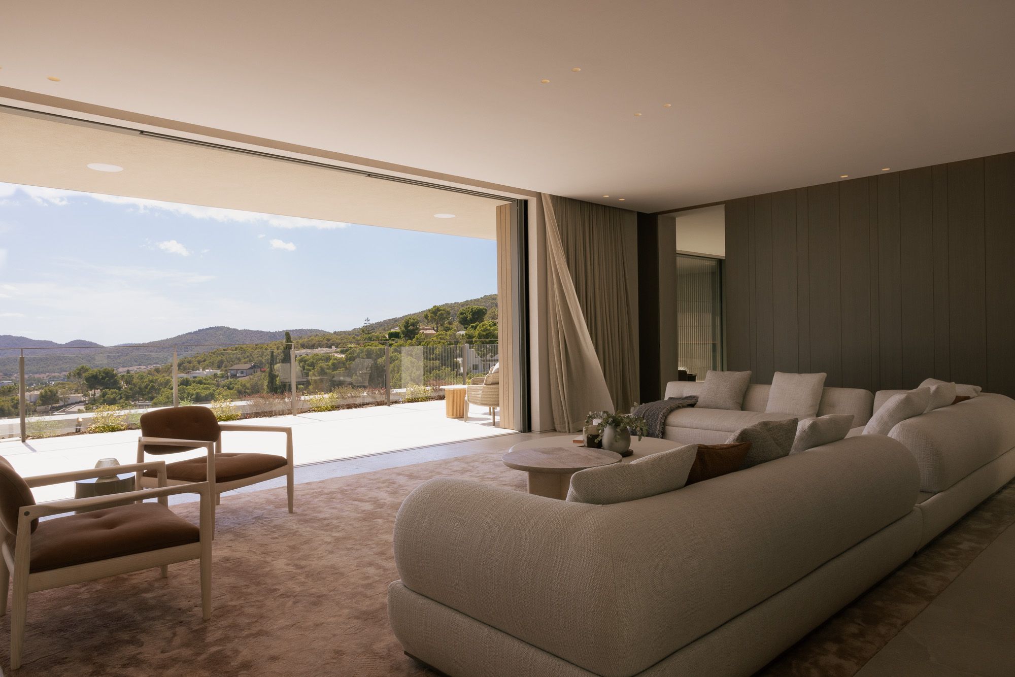 Elegant 5-Bedroom Villa in Costa den Blanes with Pool and Terrace — image 7