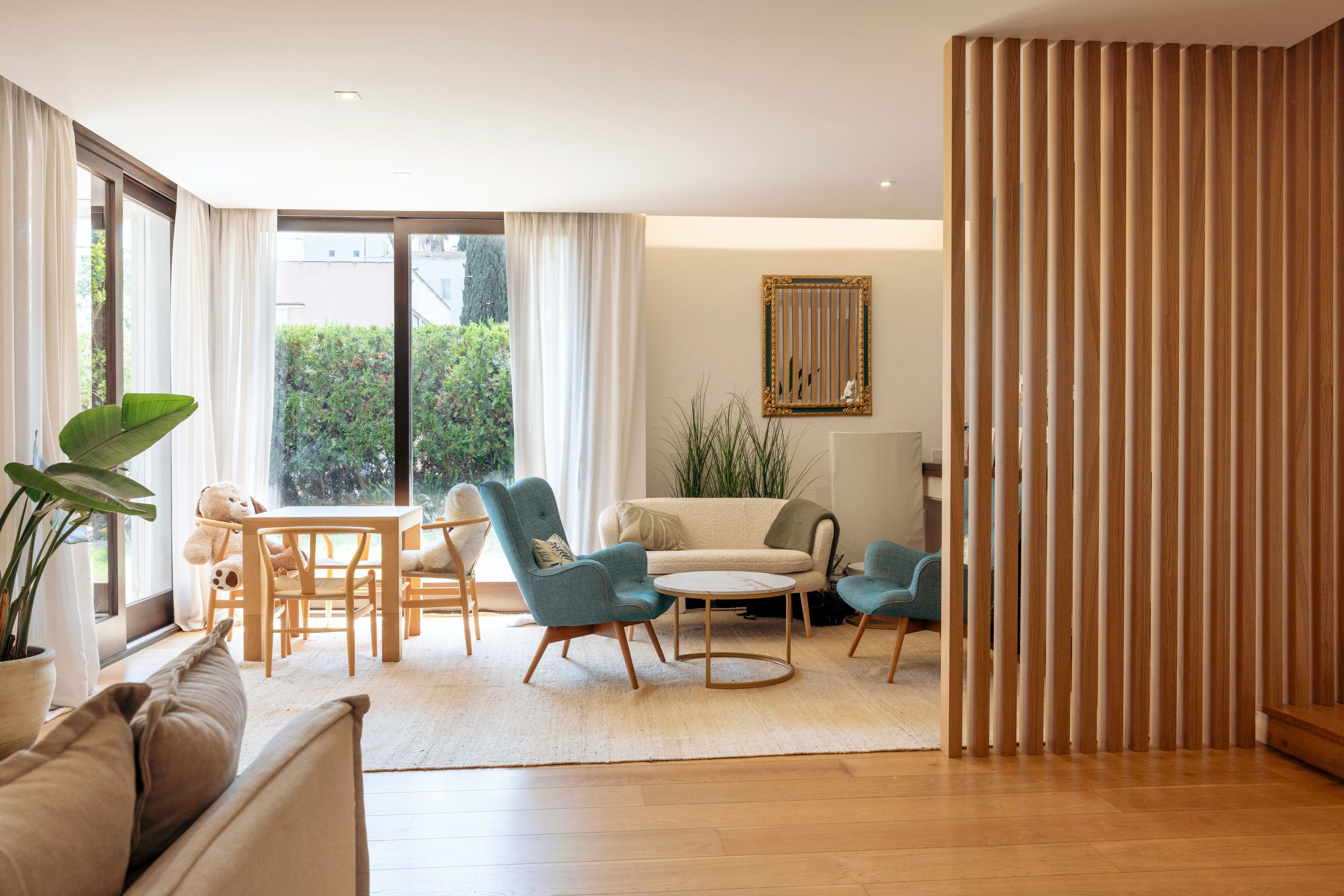 Beautiful 5-Bedroom Villa in Palma with Pool and Terrace — image 5
