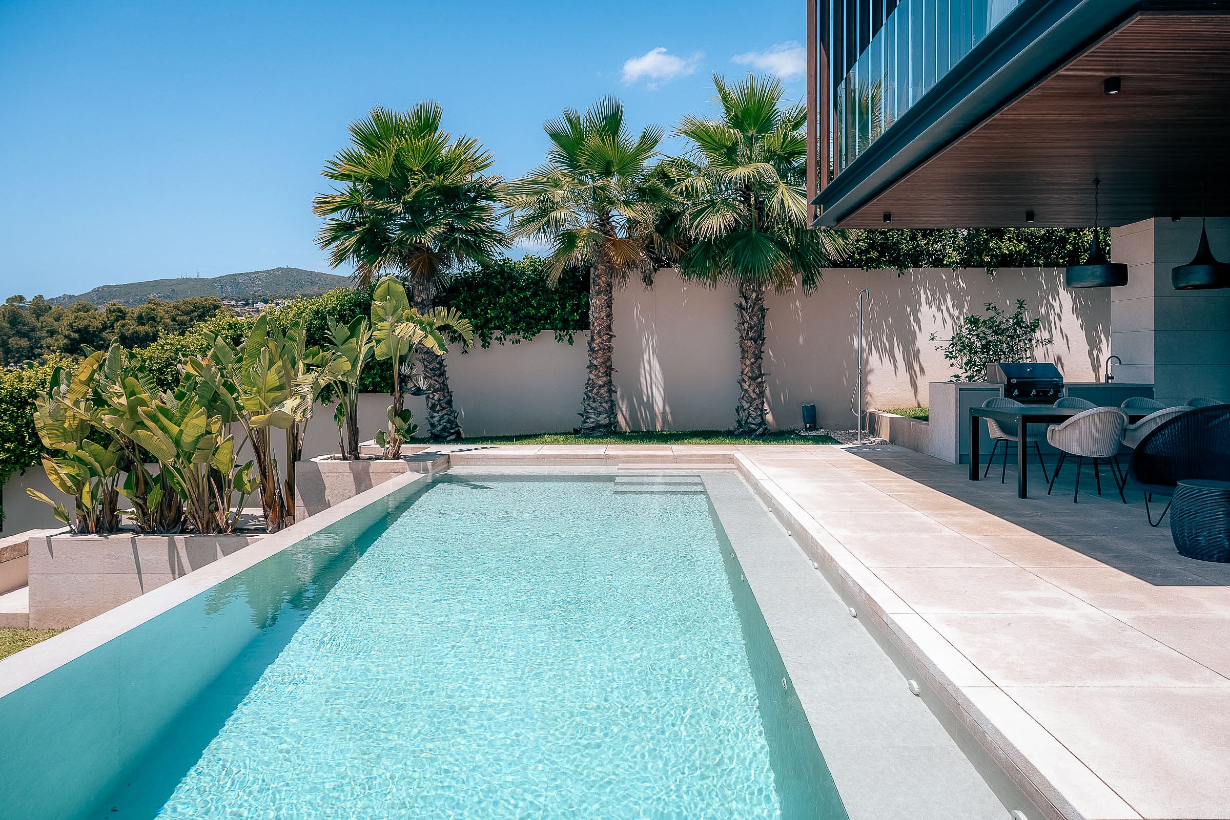 Contemporary 4-Bedroom Villa in Portals Nous with Sea Views — image 2