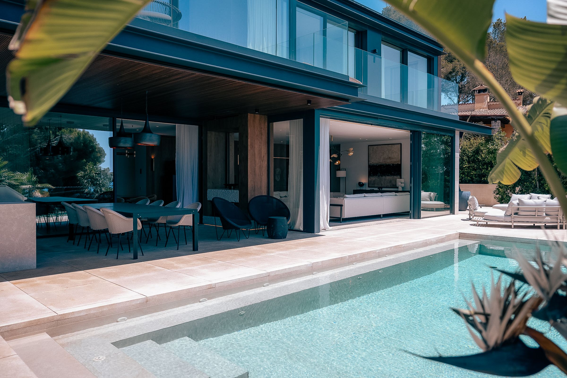 Contemporary 4-Bedroom Villa in Portals Nous with Sea Views — image 3