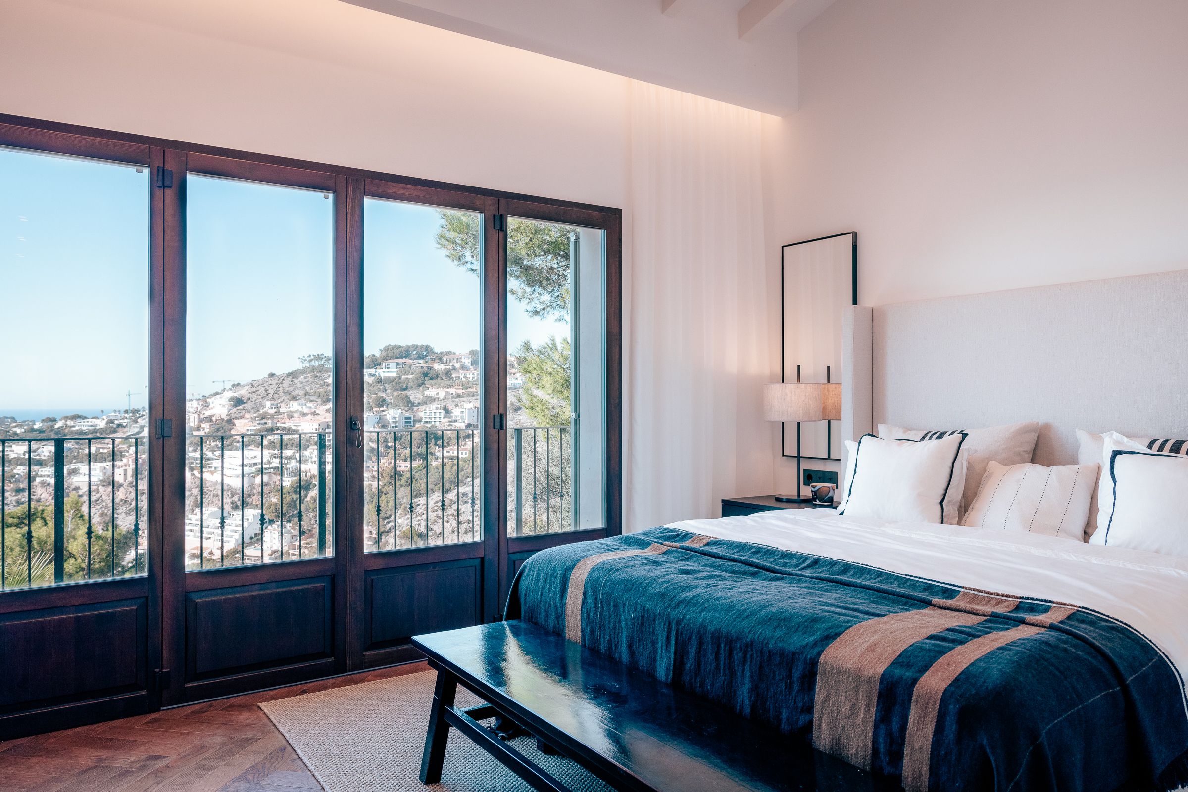 Elegant 4-Bedroom Villa in Cala Llamp with Sea Views — image 4